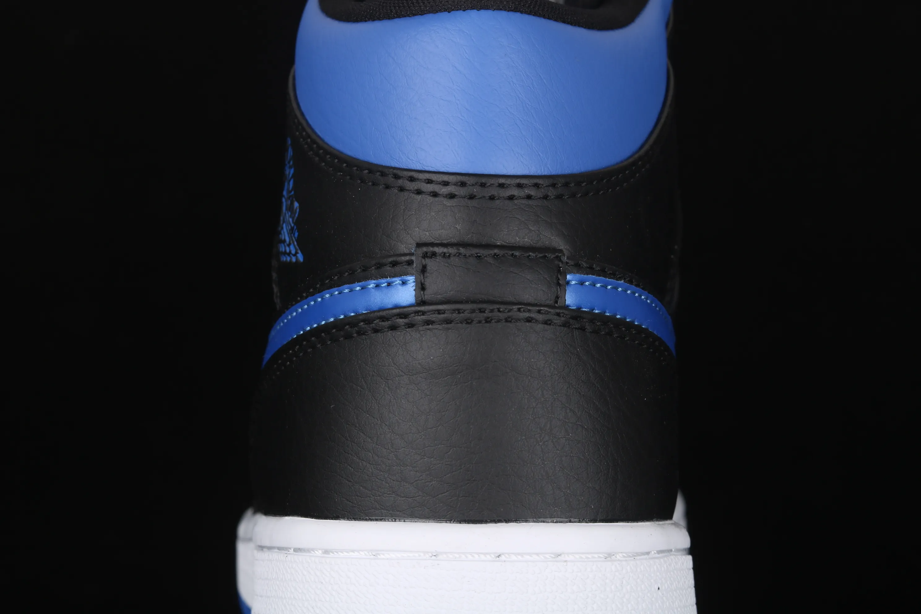 All categories Air Jordan Jordan series basketball shoes Air Jordan 1 Mid Air Jordan 1 Mid AJ1 Joe 1 mid-top black and blue basketball shoes 554724-068